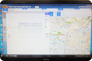 最新型デジタルタコグラフ(運行記録計)により、運転時間、距離、速度、休憩時間等をデジタルデータ化